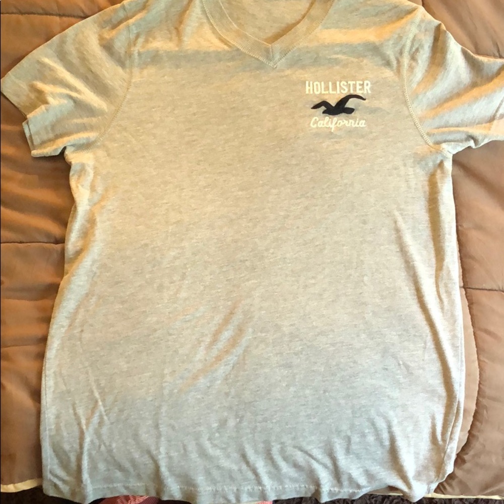Hollister v neck shirt